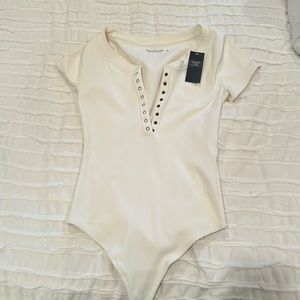 Never worn white Abercrombie body suit